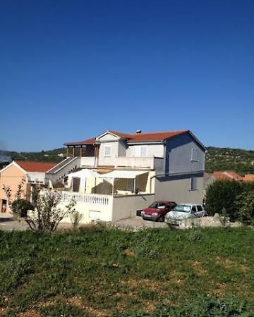 Apartment Nila Сали Екстериор снимка